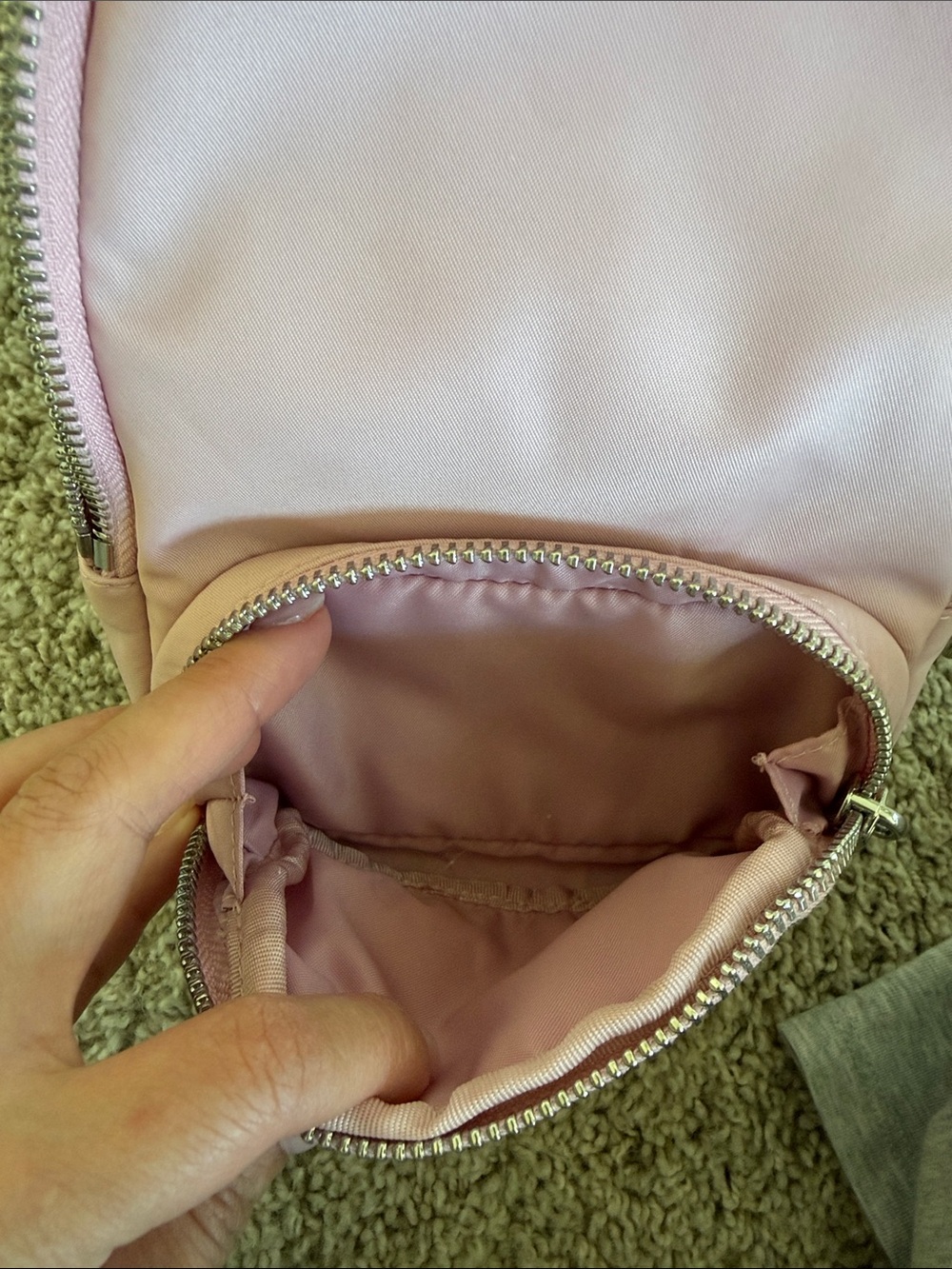 Lululemon Everywhere Sling Bag Small 2L Pink Haze - Picture 7 of 8